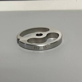 Модель: HKN-12CR, 12N, 12S | Решётка D-69mm, ячейка 19x48mm, центральное отверстие 10mm | Рубленный фарш - домашняя колбаса, манты, осетинские пироги, самса